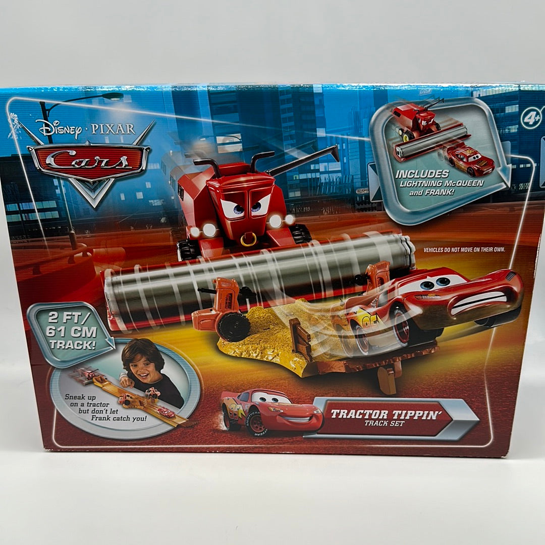 Disney Pixar Cars Movie - Tractor Tippin’ Track Set - Playset with Lightning McQueen and Frank Included
