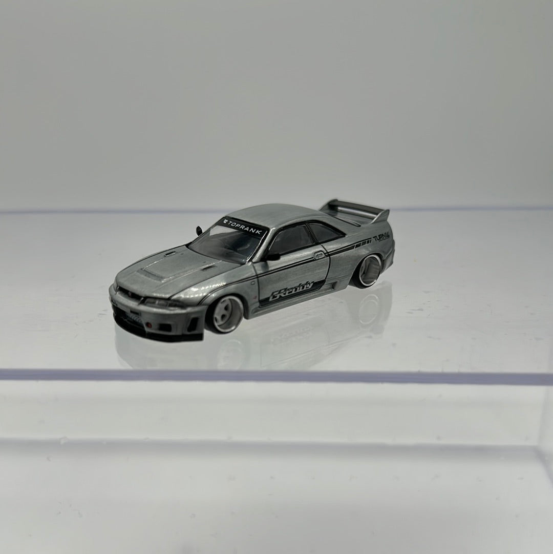 Kaido House (x MiniGT) - Raw Chase Release #097 - Silver Nissan Skyline GT-R (R33) - DAI33 V1