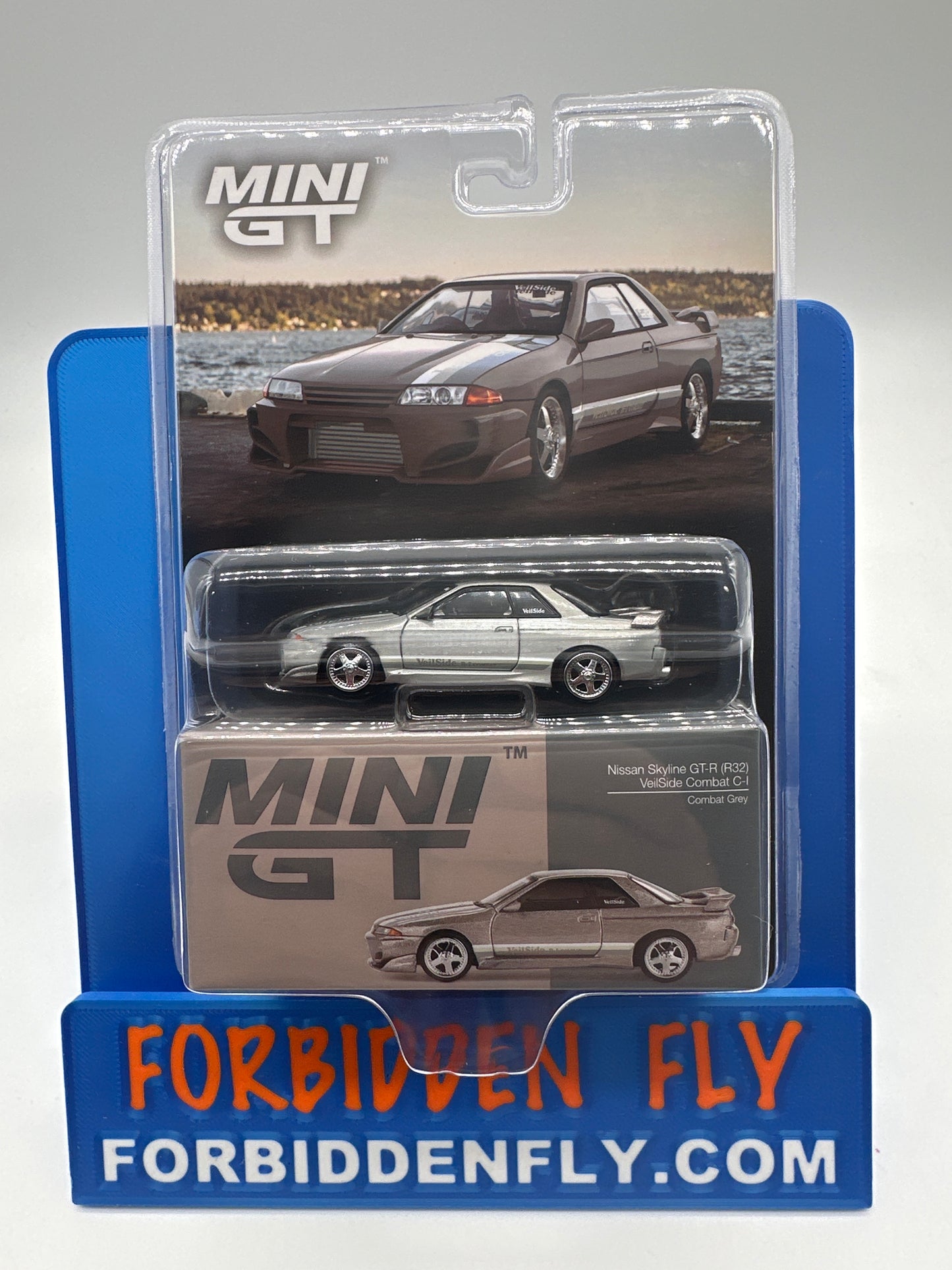 Mini GT #971 - Nissan Skyline (R32) - Veilside Combat C1 - Combat Grey - Chase Version