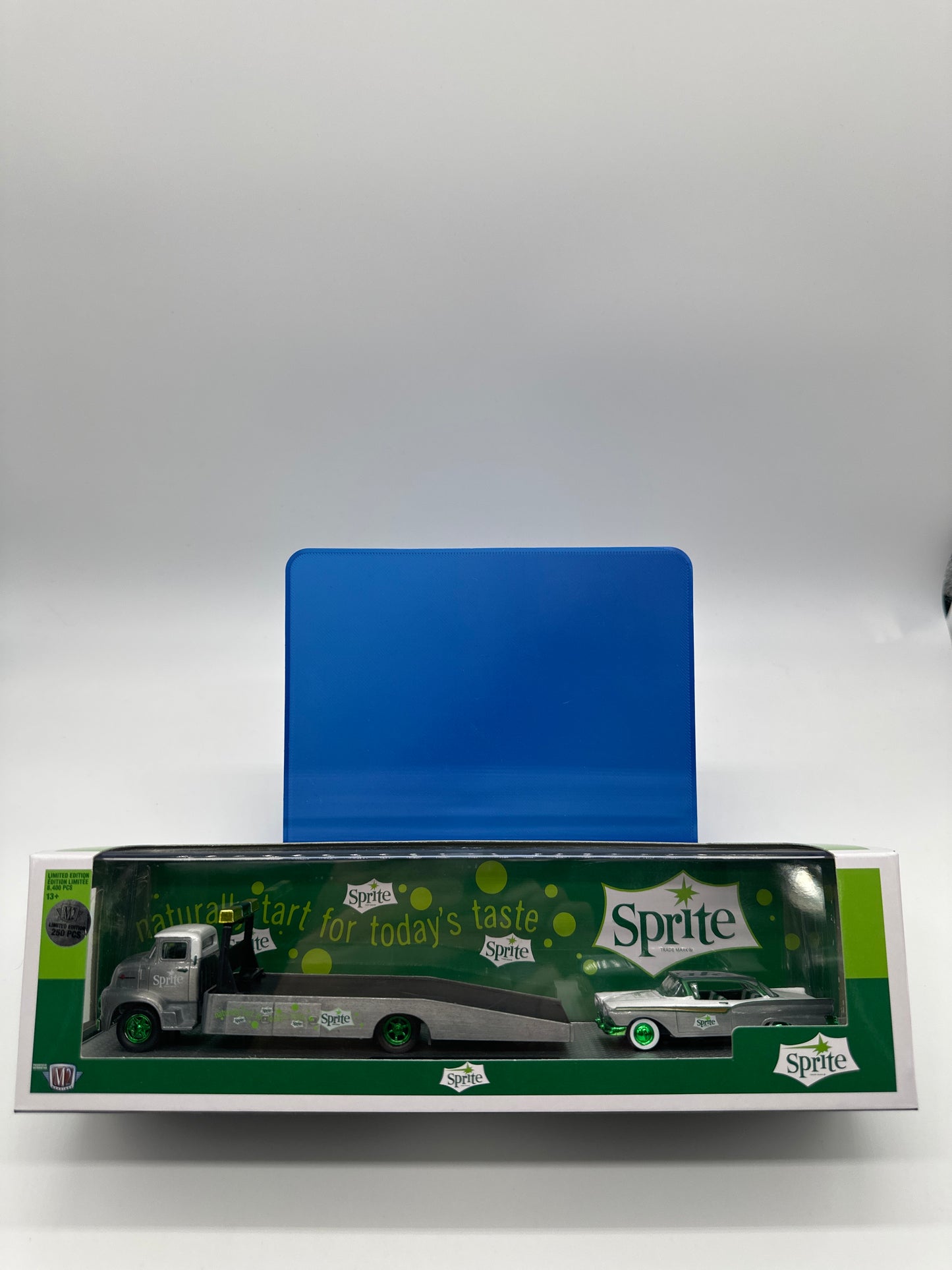 M2 Machines Hauler - Sprite Series - 1956 Ford COE & 1957 Ford Fairlane - Raw Chase