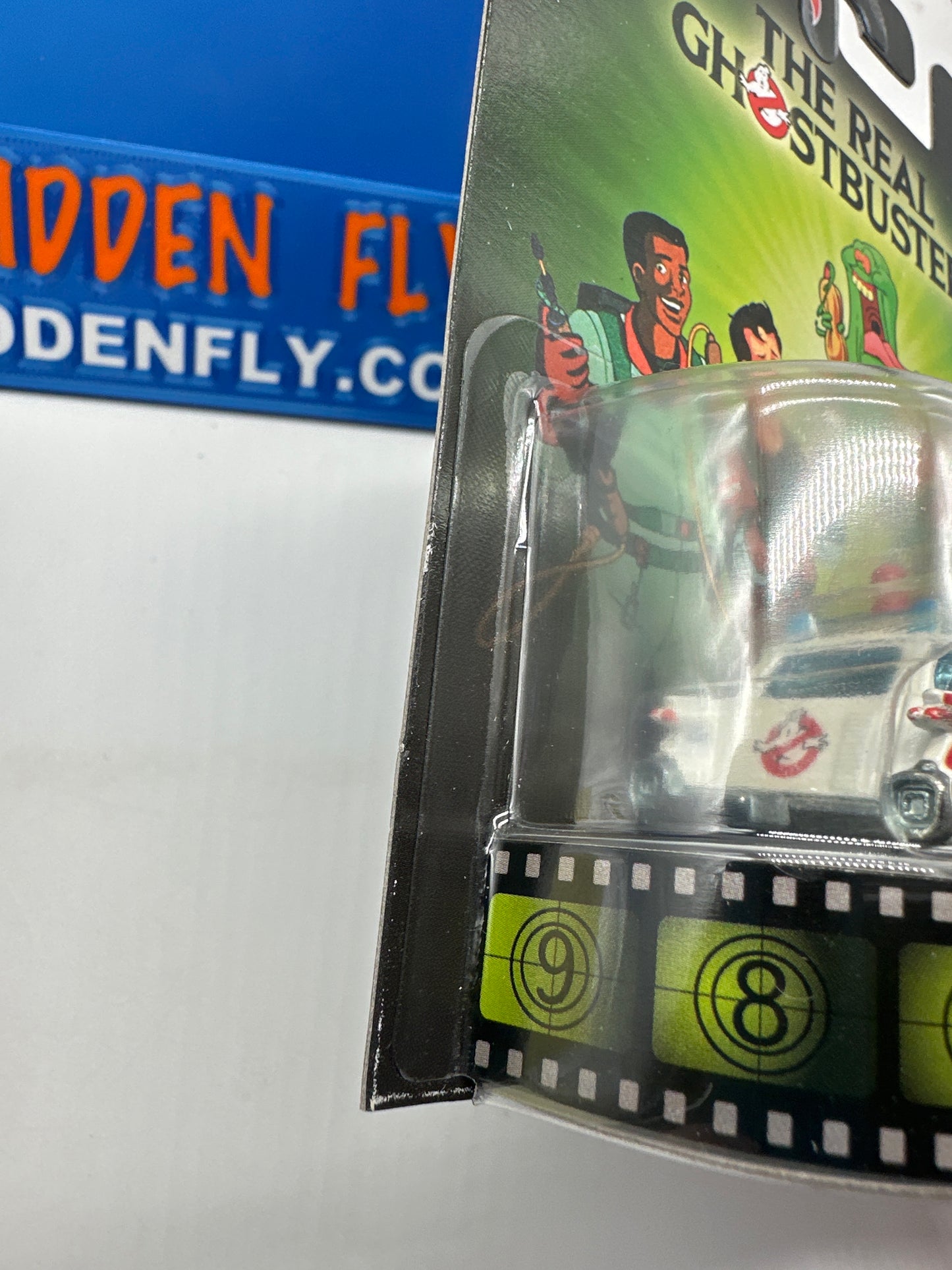 Hot Wheels 2015 Retro Entertainment Premium Single - Ghostbusters Movie Ecto-1 Ghostbusters Cartoon Car (Movie Reel Packaging)