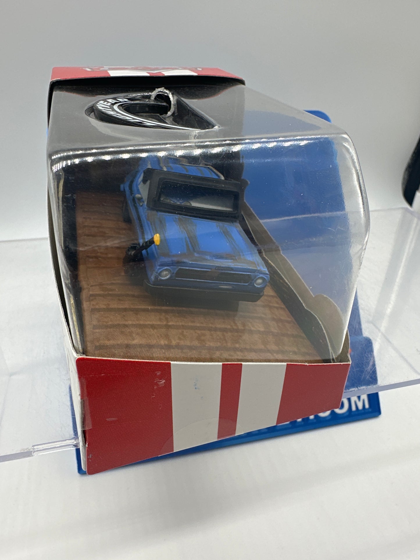 Disney Pixar Cars Movie - Disney Store Parks 1:43 Exclusive - Chaser Series - Gremlin (with Torch)