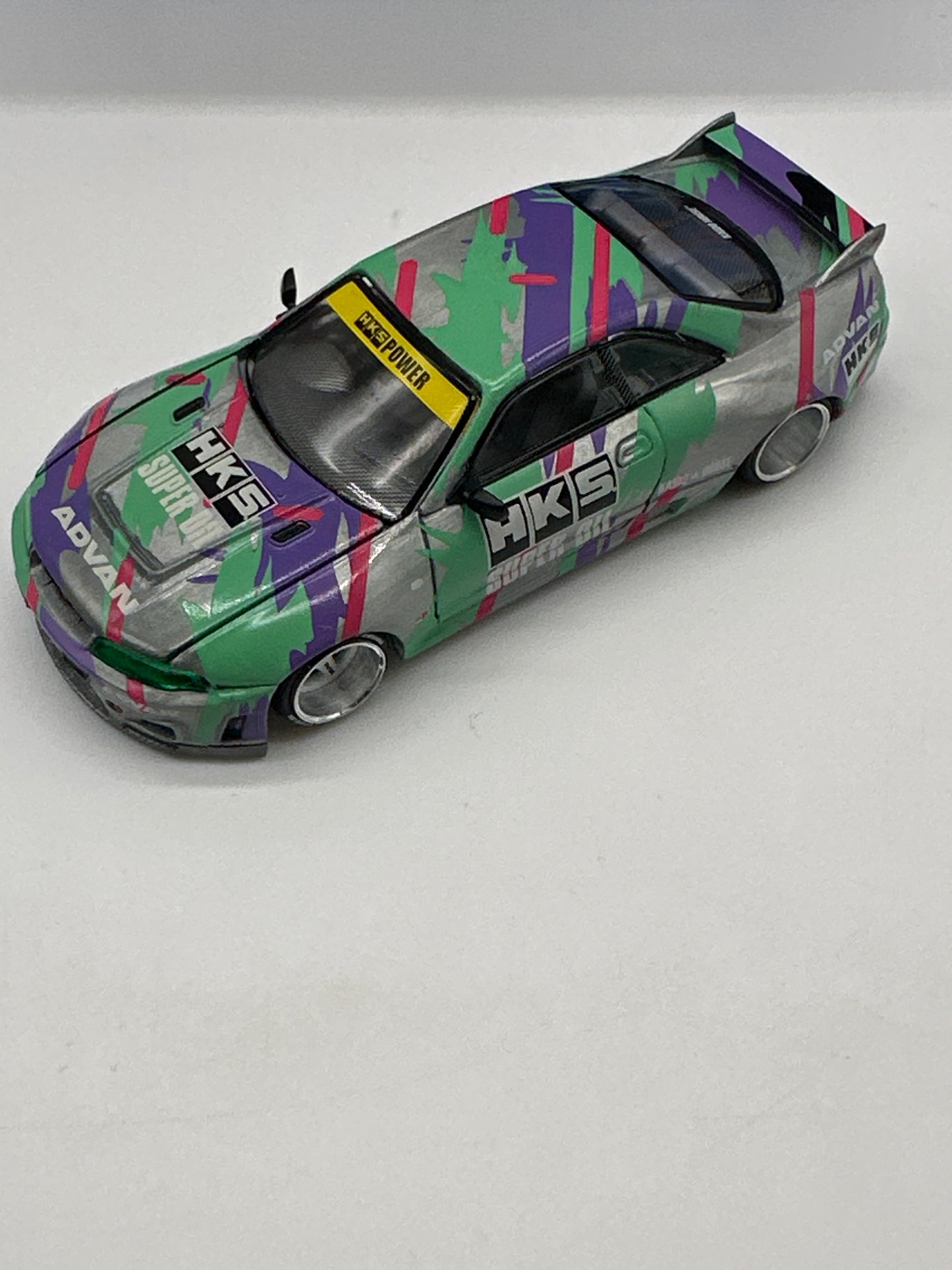 Kaido House (x MiniGT) - Raw Chase #129 - Nissan Skyline GT-R (R33) HKS V1