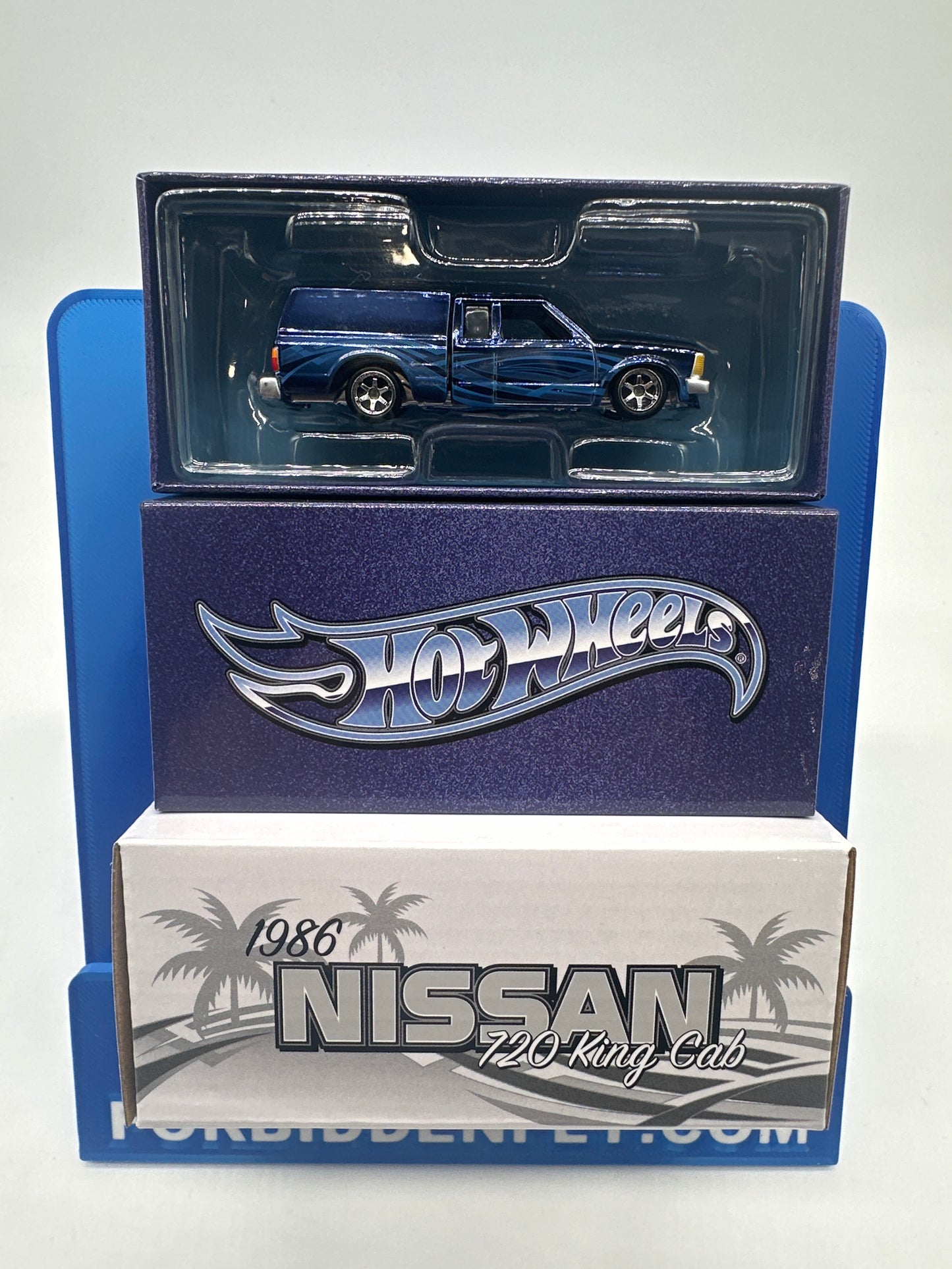 Hot Wheels RLC Red Line Club - 2026 Release - 1986 Nissan 720 King Cab - Blue
