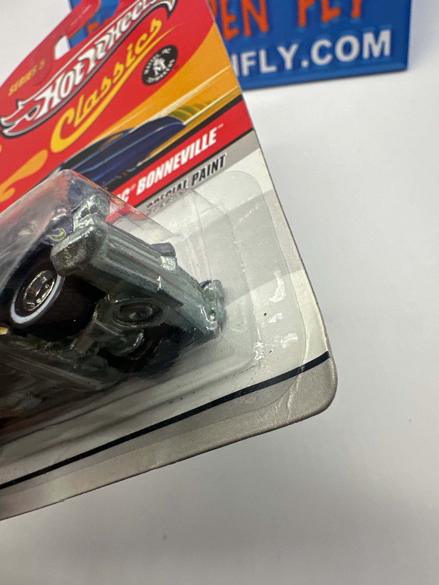 Hot Wheels Classics CHASE - Series 5 #12 of 30 - Navy Blue ‘65 Pontiac Bonneville