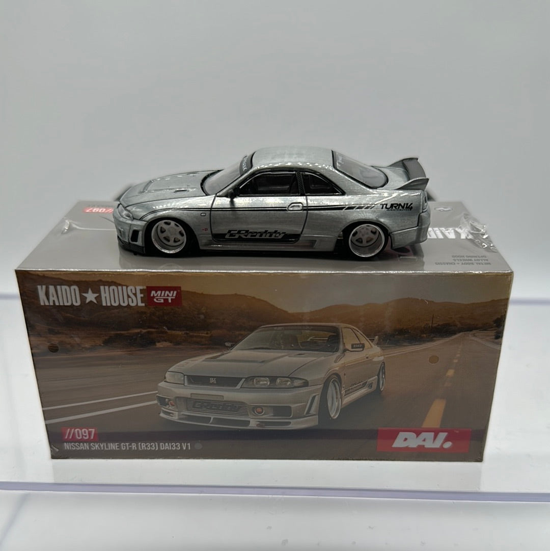 Kaido House (x MiniGT) - Raw Chase Release #097 - Silver Nissan Skyline GT-R (R33) - DAI33 V1