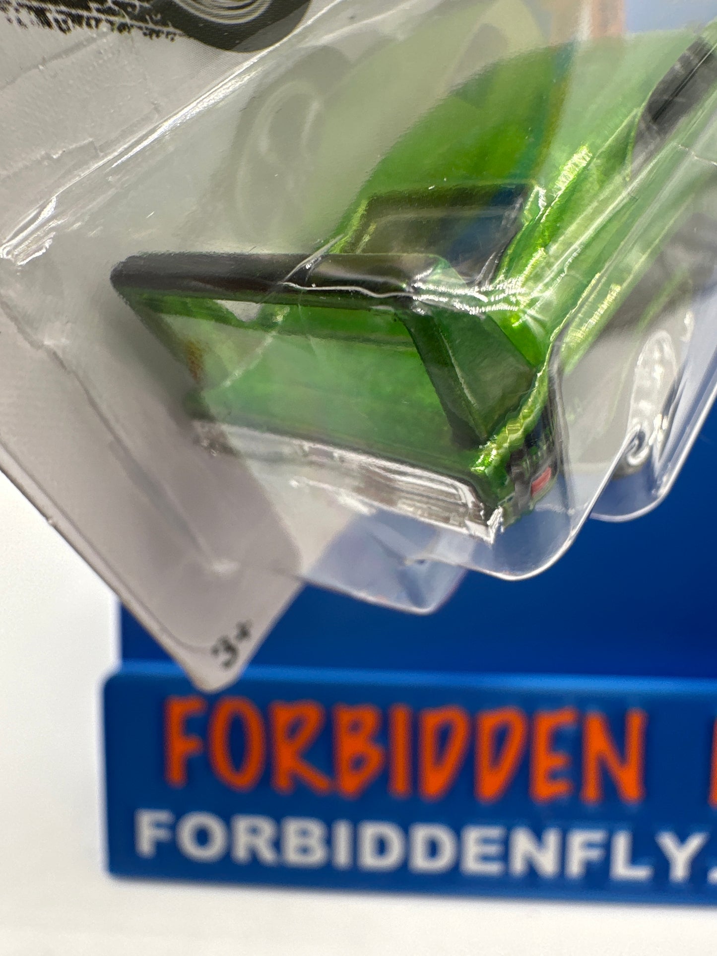 Hot Wheels Super Treasure Hunt - 2016 G Case - ‘69 Dodge Charger Daytona *CRACKED BLISTER*