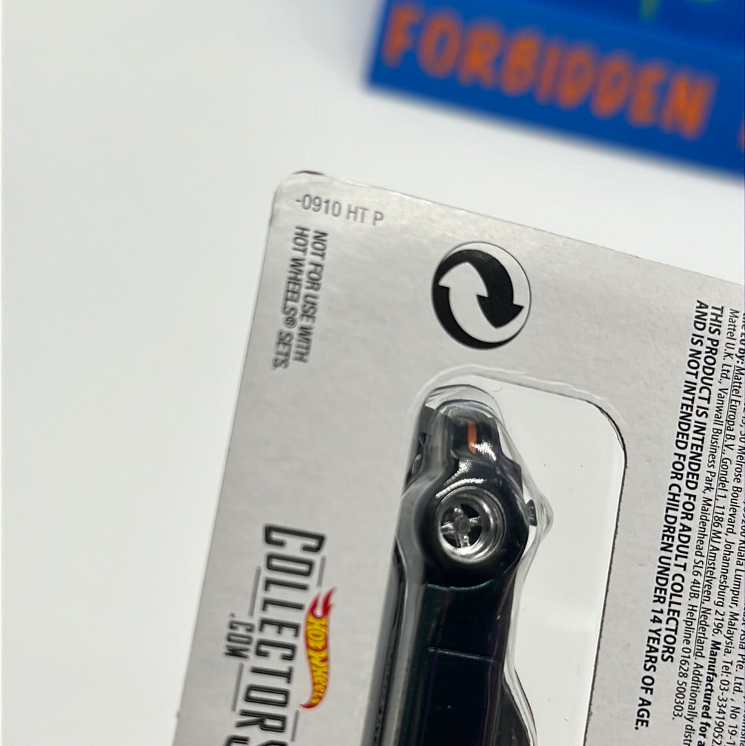 Hot Wheels 2019 RLC Red Line Club - Chameleon Custom ‘72 Datsun 240z