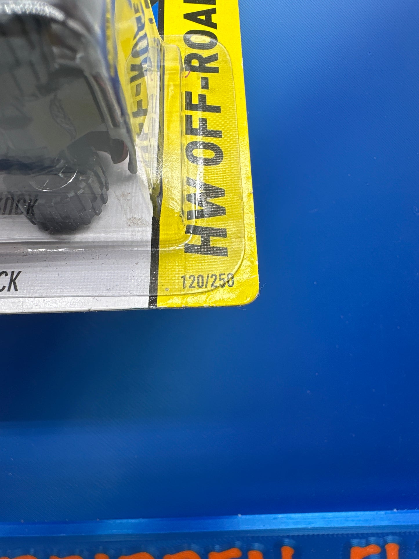 Hot Wheels Super Treasure Hunt - 2015 Q Case - Toyota Off-Road Truck