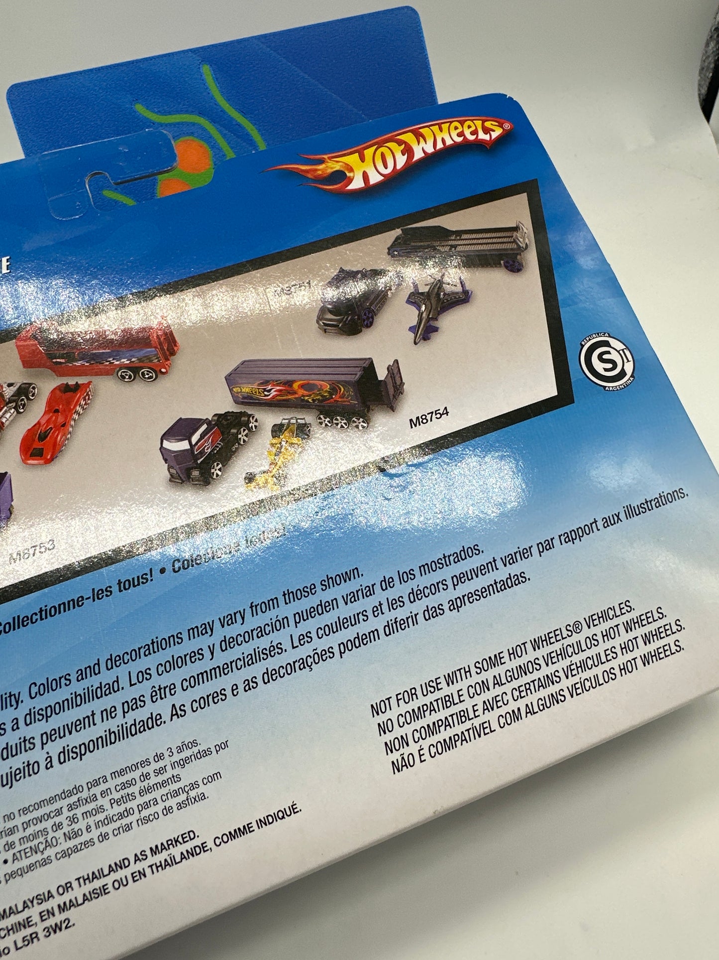 Hot Wheels Truckin’ Transporters (Super Rigs) - 2007 Grey Hauler w/ Grey Bone Shaker