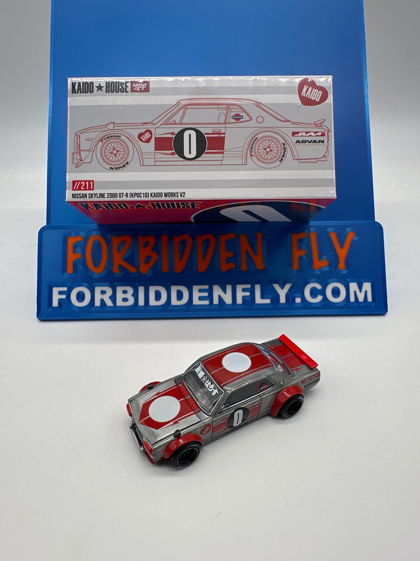 Kaido House (x MiniGT) - Raw Chase #211 - Nissan Skyline 2000 GT-R (KPGC 10) Kaido Works V2