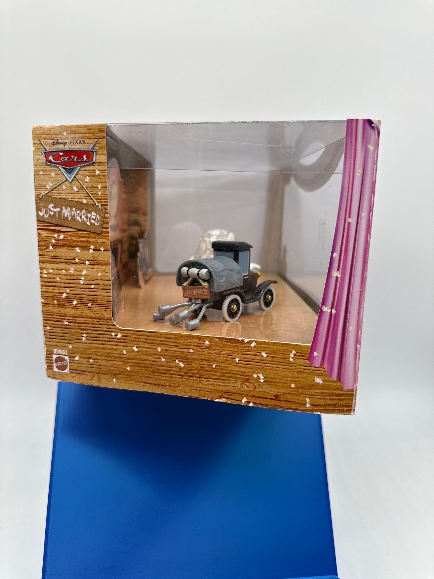 Disney Pixar Cars Movie - Cars Land Exclusive - 1st Anniversary Wedding Day Gift Pack - Time Travel Mater - Stanley And Lizzie