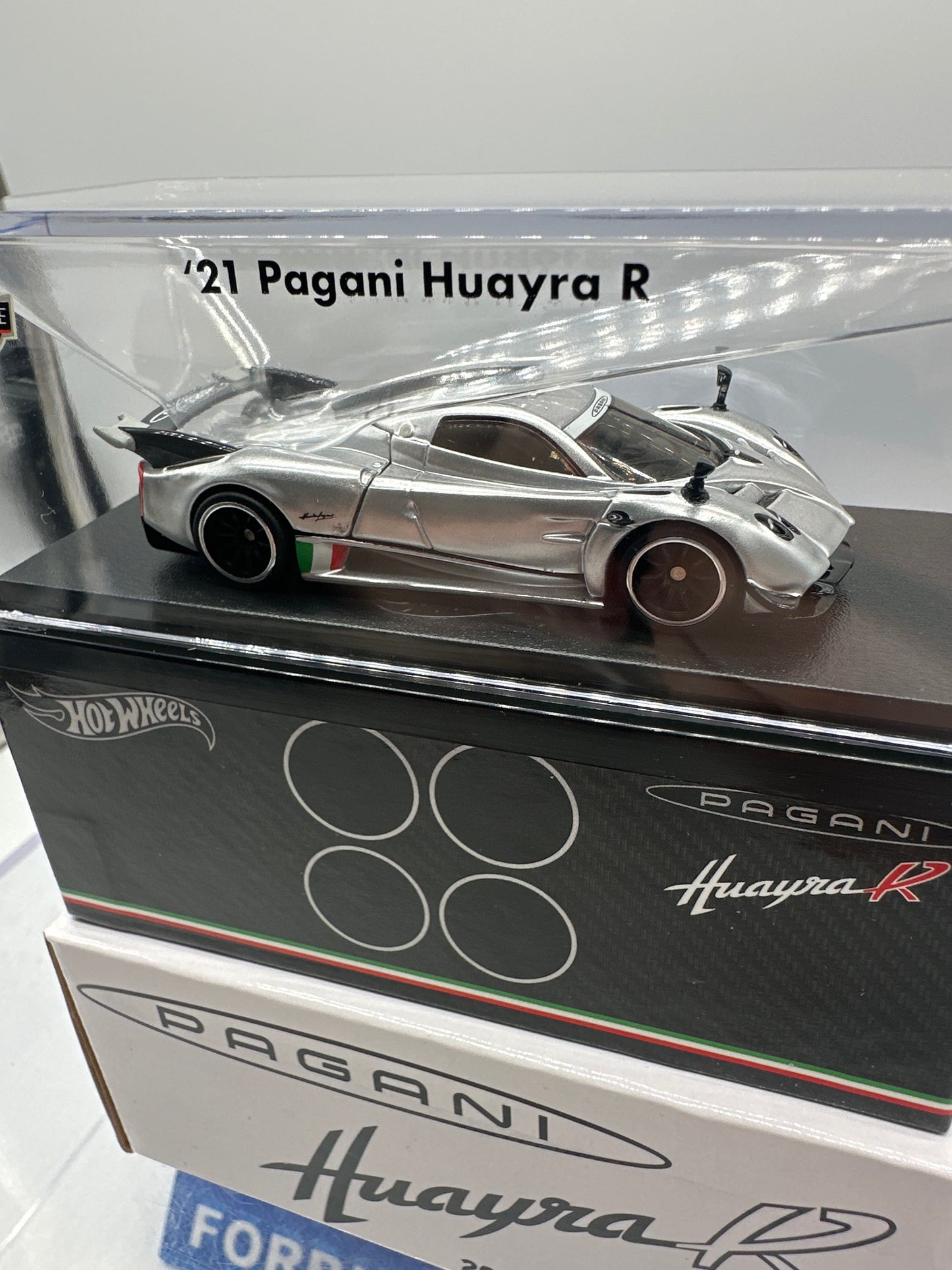 Hot Wheels RLC Red Line Club - 2026 Release - ‘21 Pagani Huayra R - Silver