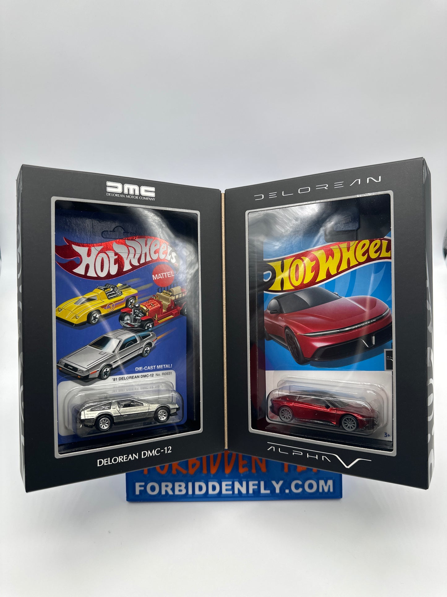 Hot Wheels RLC Red Line Club - 2023 Release - DeLorean DMC-12 & Alpha5