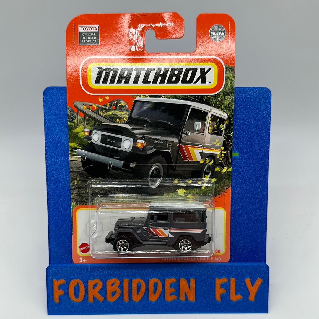 Matchbox - 2022 Mainline #97/100 - Toyota Land Cruiser FJ40