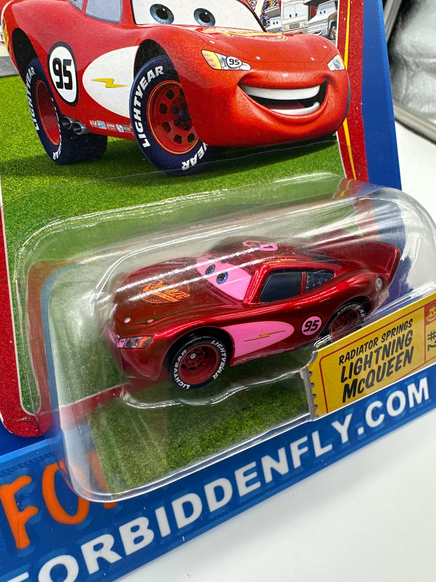 Disney Pixar Cars Movie - Race O Rama - Radiator Springs Pink Decal Lightning McQueen