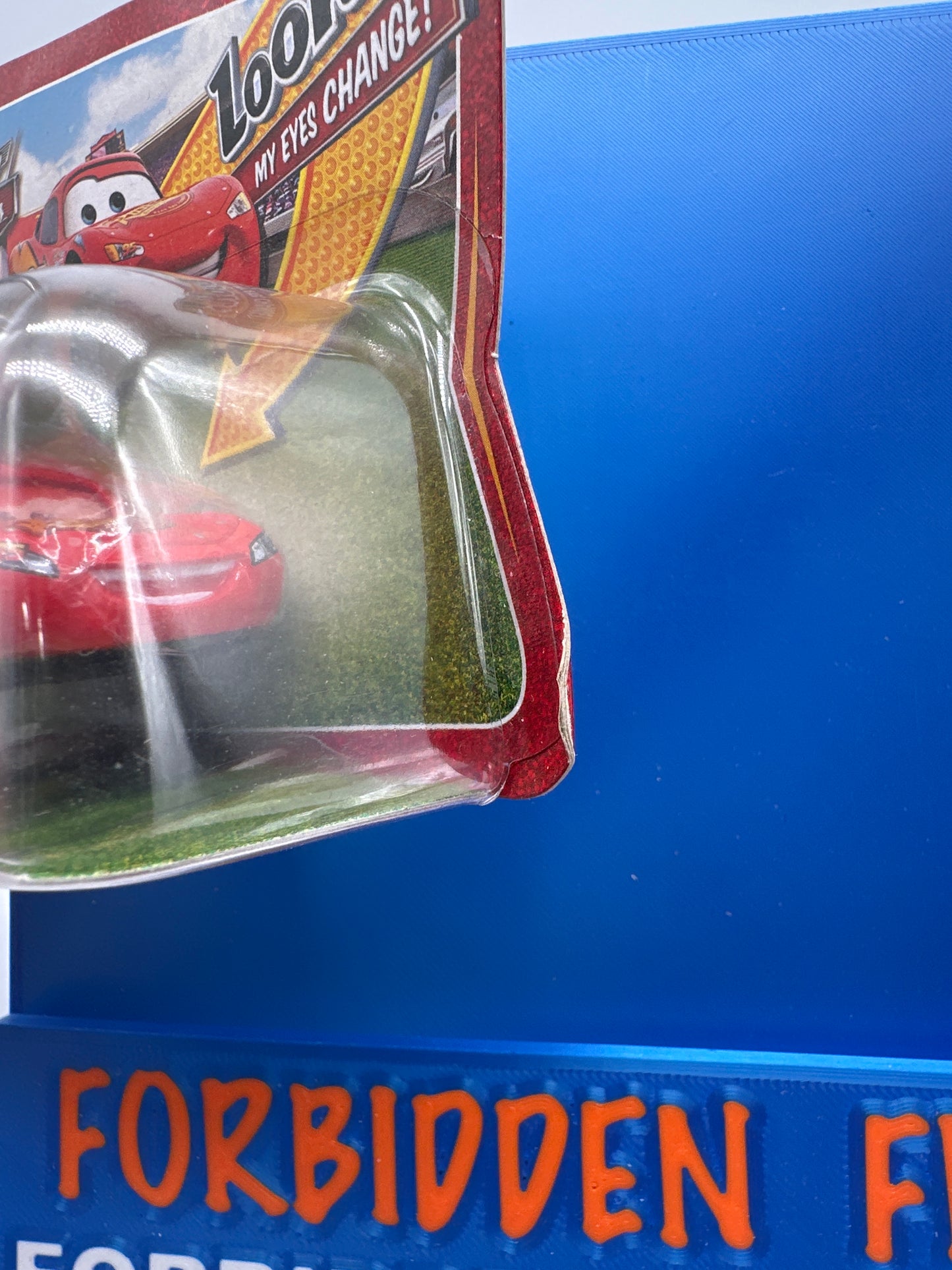 Disney Pixar Cars Movie - World Of Cars Short Card - Lightning McQueen - Lenticular Eye Changer
