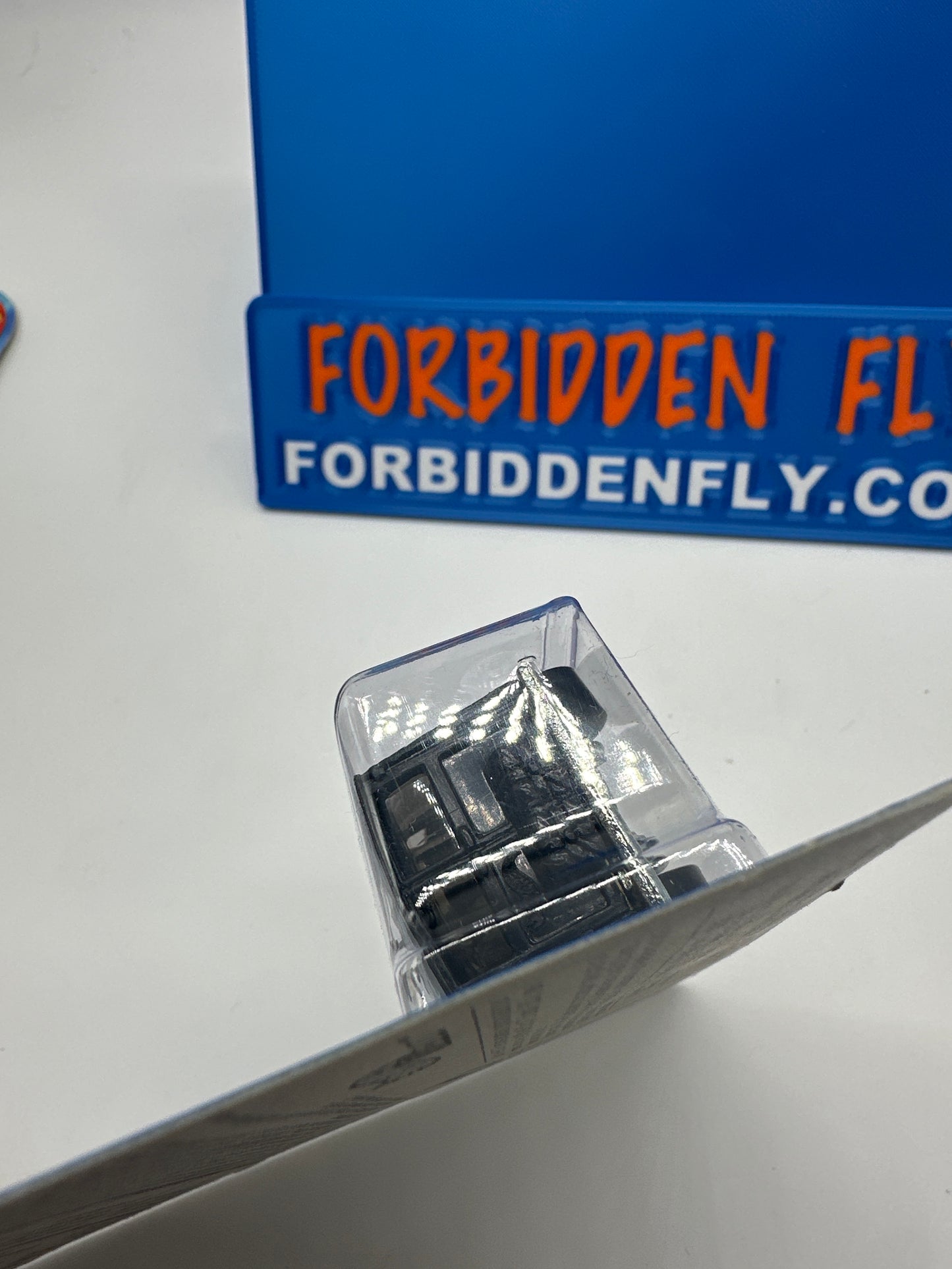 Hot Wheels Regular Treasure Hunt - 2004 (#8/12) - Morris Wagon