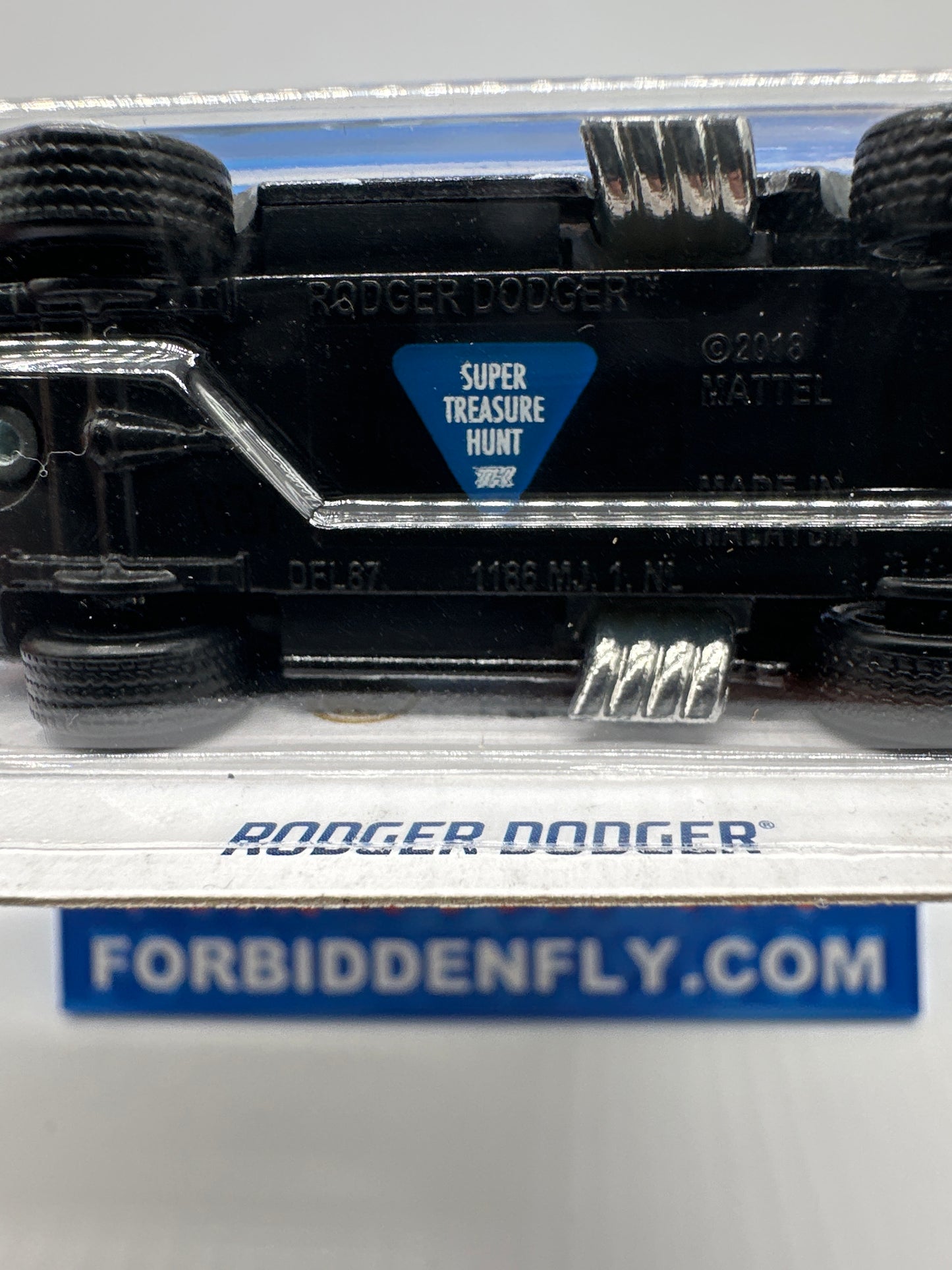 Hot Wheels Super Treasure Hunt - 2021 C Case - (Magic 8 Ball) Rodger Dodger - Super Treasure Hunt TH Version