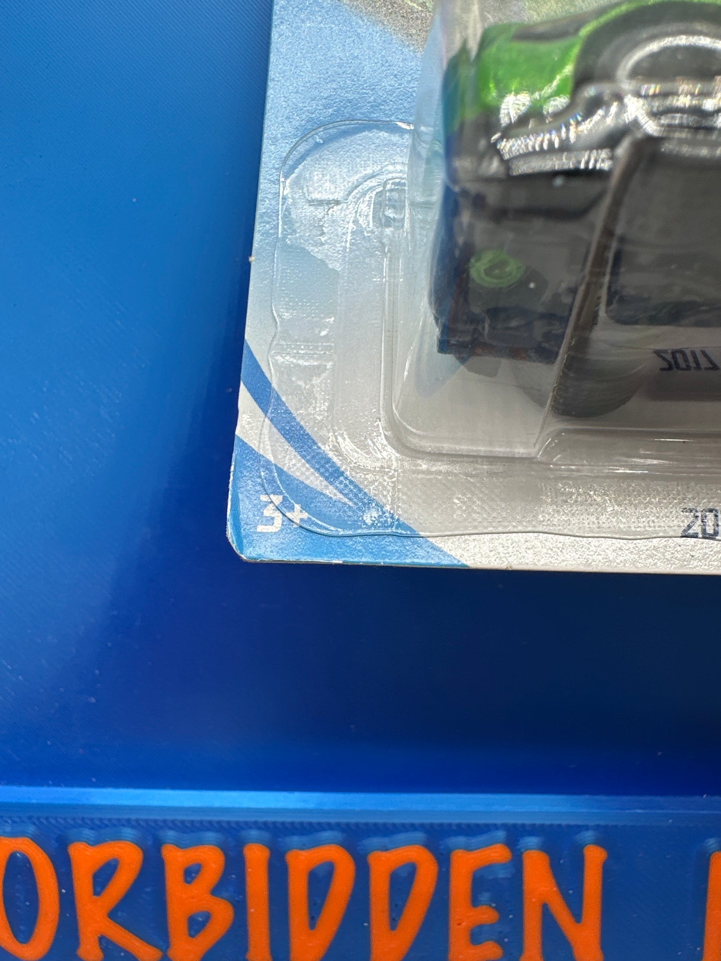 Hot Wheels Super Treasure Hunt - 2018 H Case - 2017 Camaro ZL1
