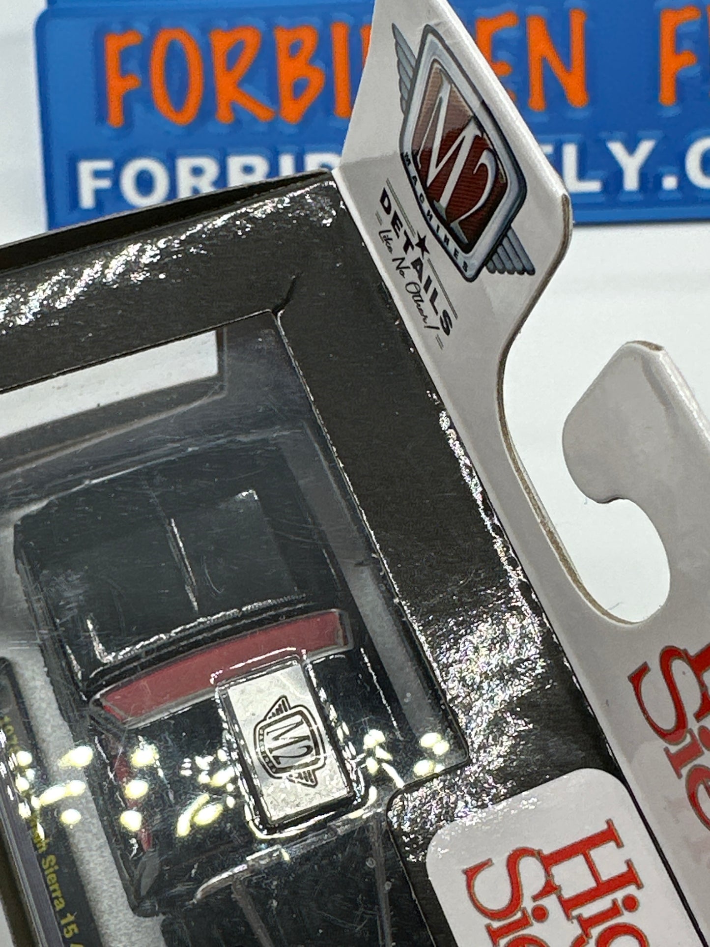 M2 Machines Acrylic Boxed Car - R62 - Black 1976 GMC High Sierra 15 4x4 Square Body Truck - Chase