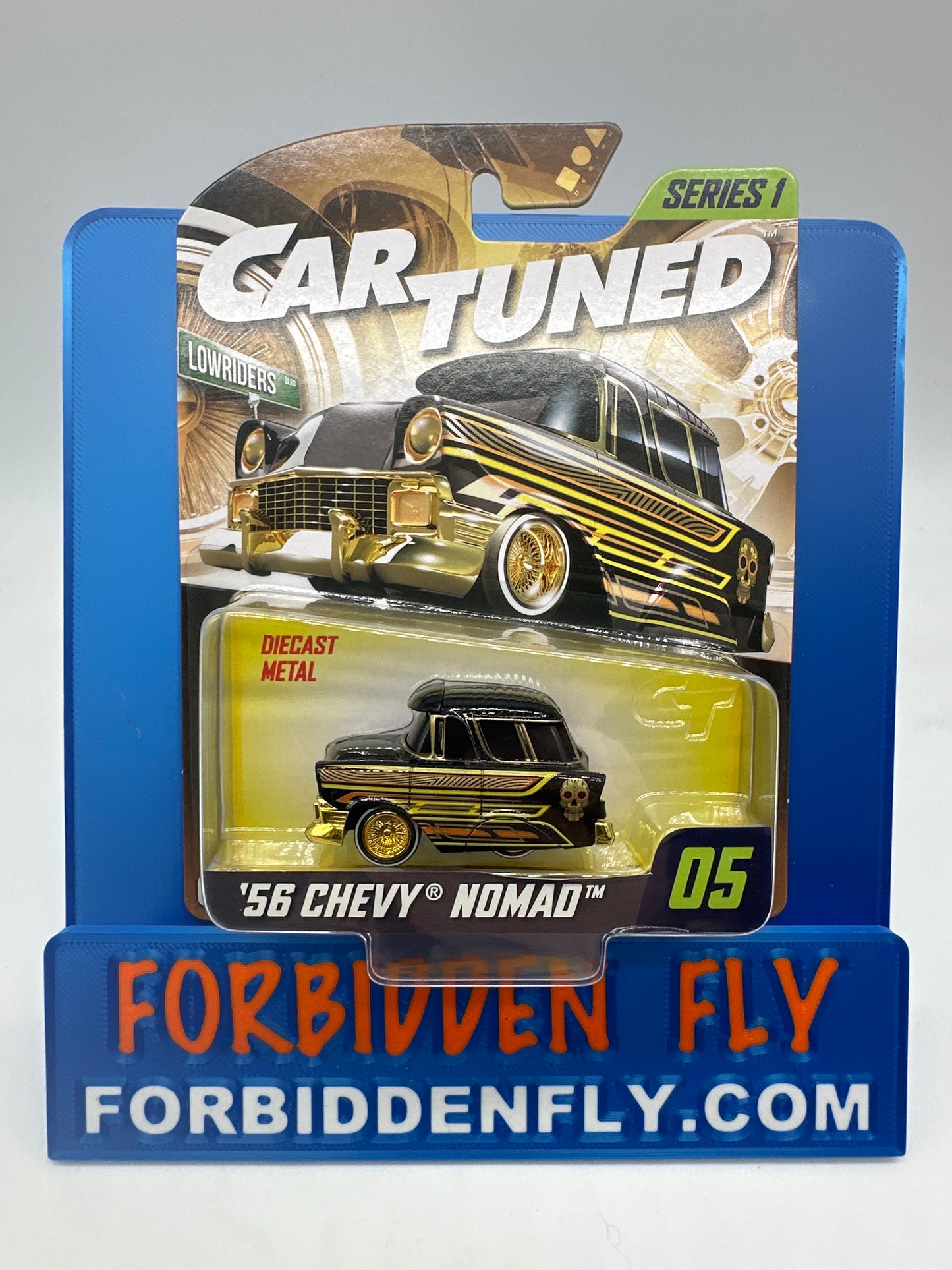 CarTuned - Series 1 Regular Retail Release #5 - Gold & Black ‘56 Chevy Nomad