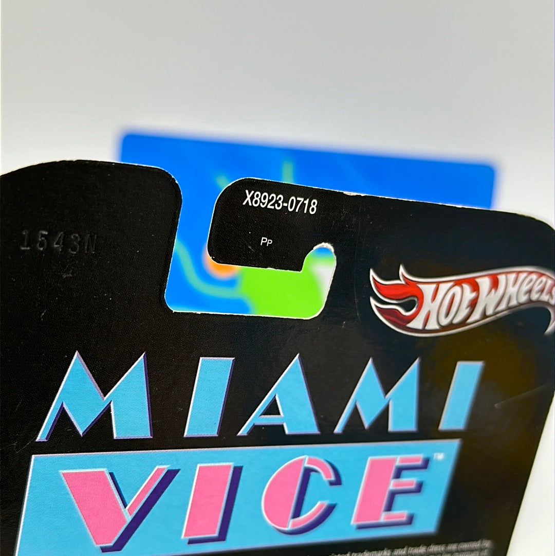 Hot Wheels 2013 Retro Entertainment Premium Single - Miami Vice - Ferrari 365 GTS4 “Daytona Spyder” (Movie Reel Packaging)