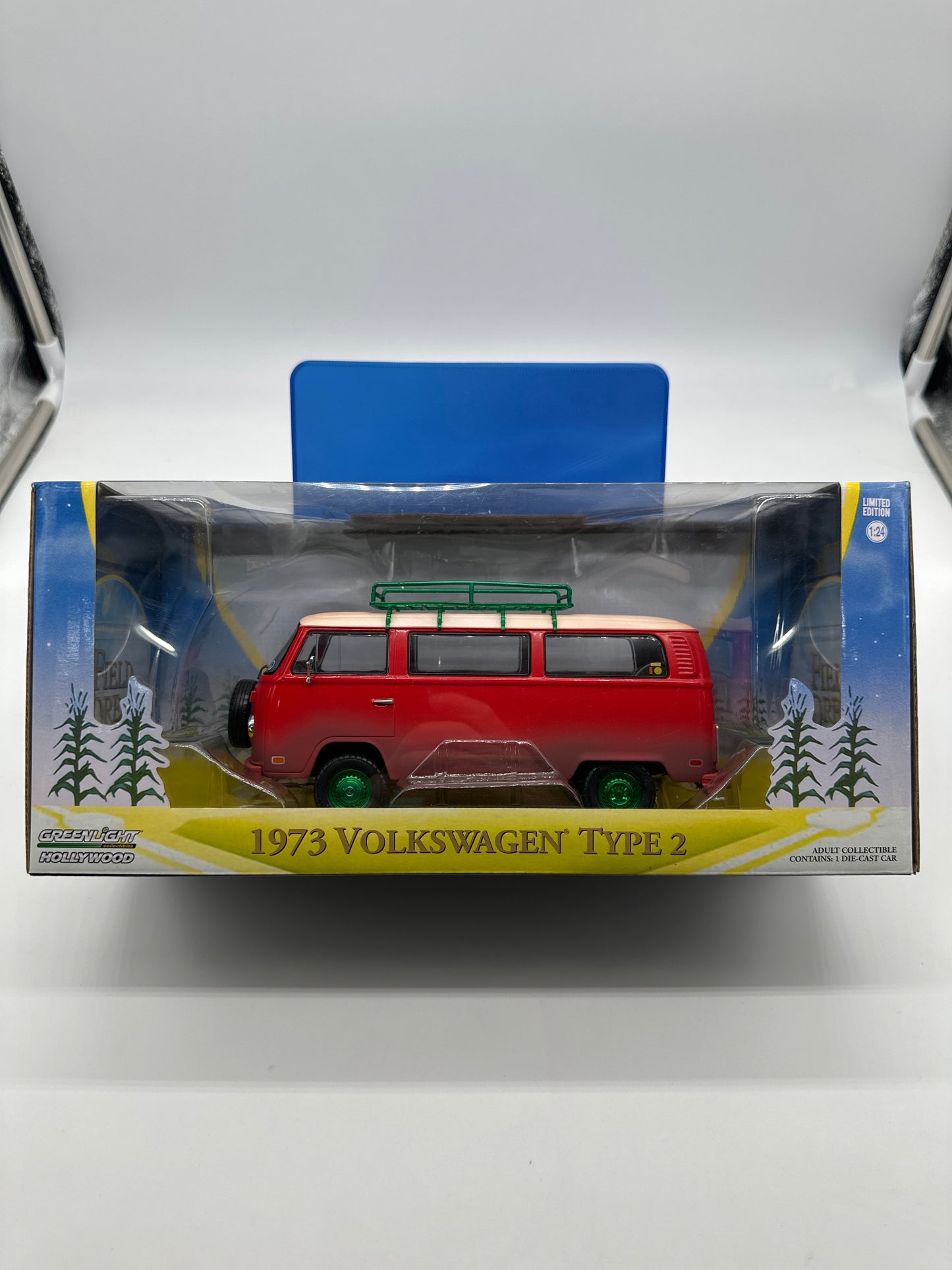 GreenLight Hollywood 1:24 Scale - #84034 - Field Of Dreams 1973 Volkswagen Type 2 - Green Machine - Chase