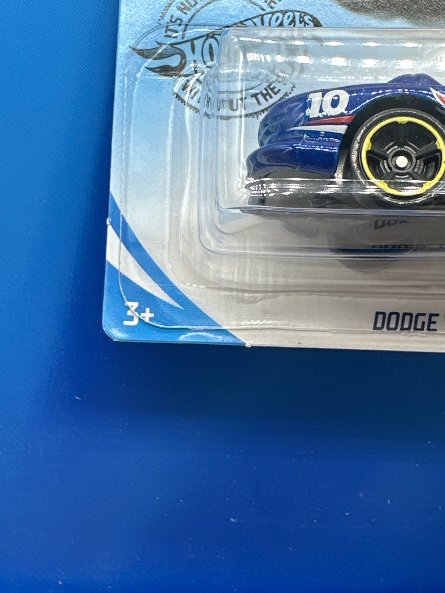 Hot Wheels Regular Treasure Hunt - 2020 Q Case - Dodge Viper RT/10