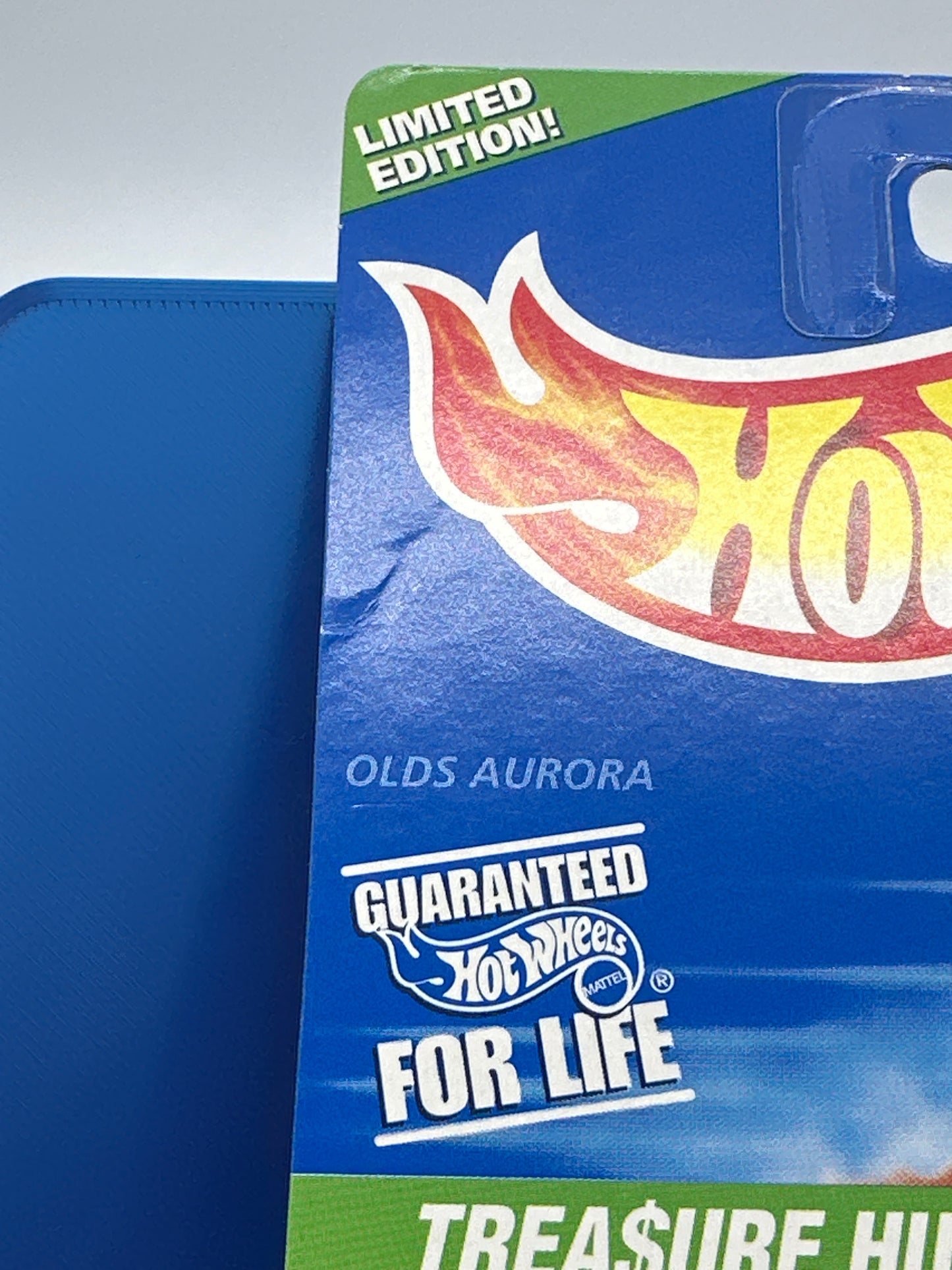 Hot Wheels Regular Treasure Hunt - 1997 (#7/12) - Olds Aurora