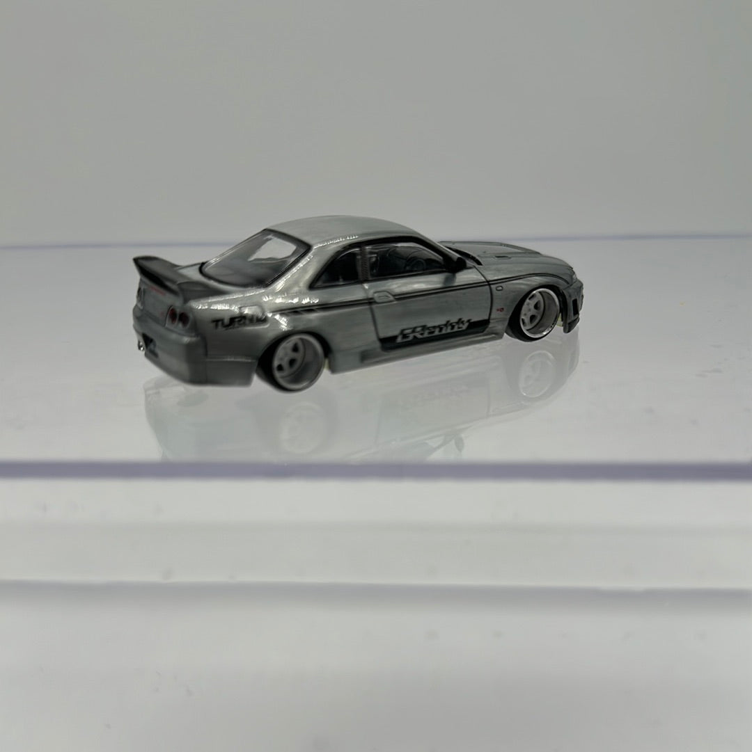 Kaido House (x MiniGT) - Raw Chase Release #097 - Silver Nissan Skyline GT-R (R33) - DAI33 V1