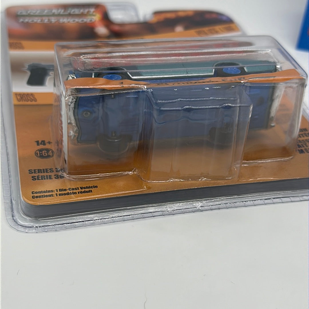 GreenLight Hollywood Series 36 - #44960-B - Blue Super Chase Hunter 1977 Plymouth Fury