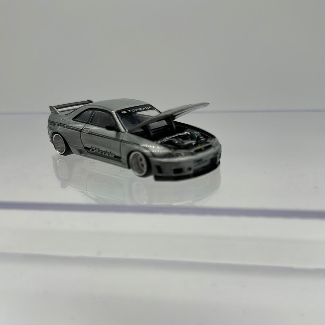 Kaido House (x MiniGT) - Raw Chase Release #097 - Silver Nissan Skyline GT-R (R33) - DAI33 V1