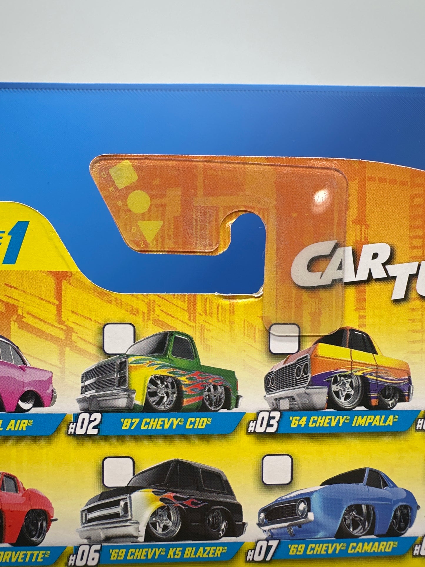 CarTuned - Hobby Exclusive - Series 1 - #2 - Green ‘87 C10