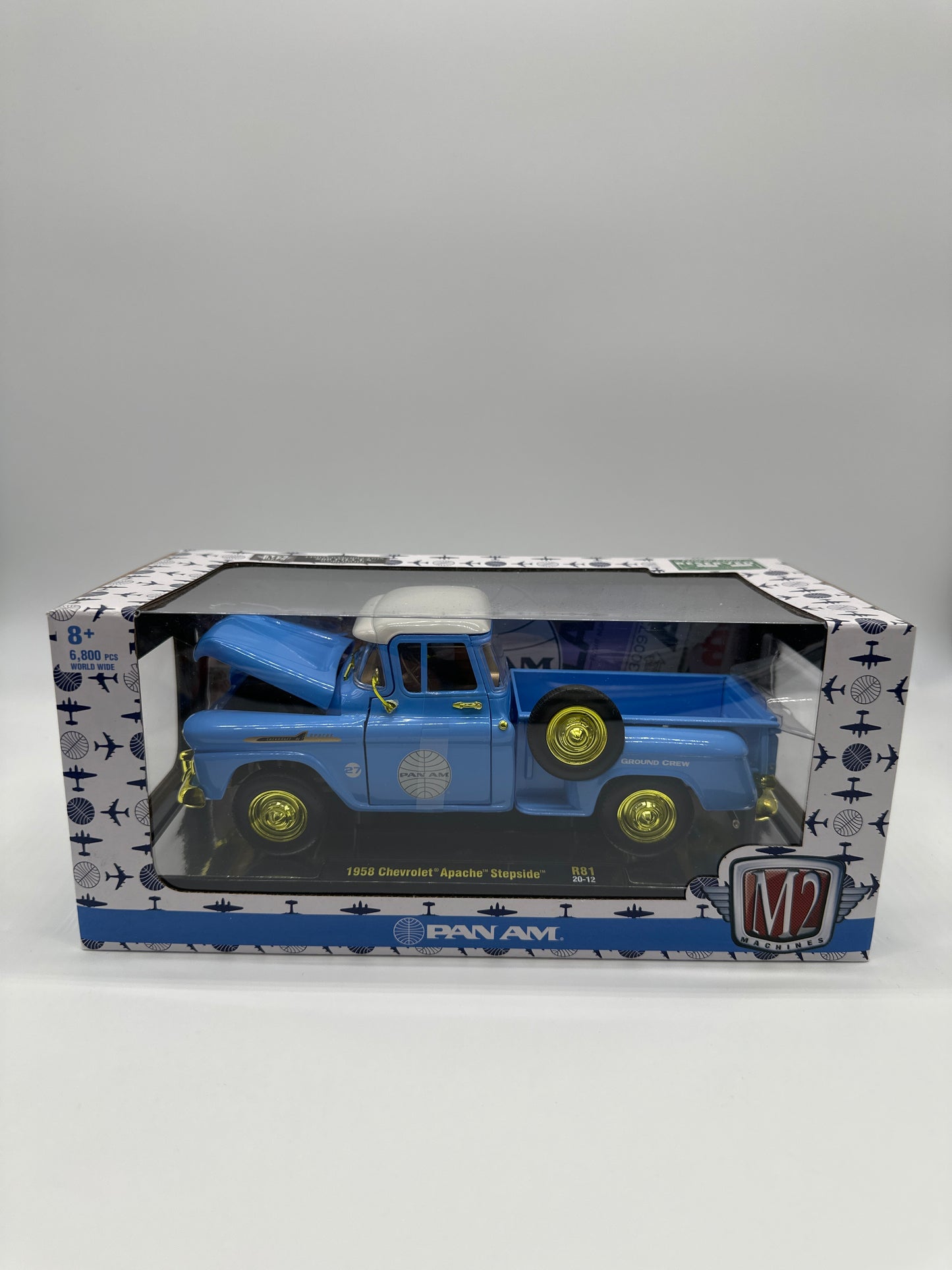 M2 Machines - 1:24 Scale - Pan Am Series R81 - 1958 Chevrolet Apache Stepside - Chase