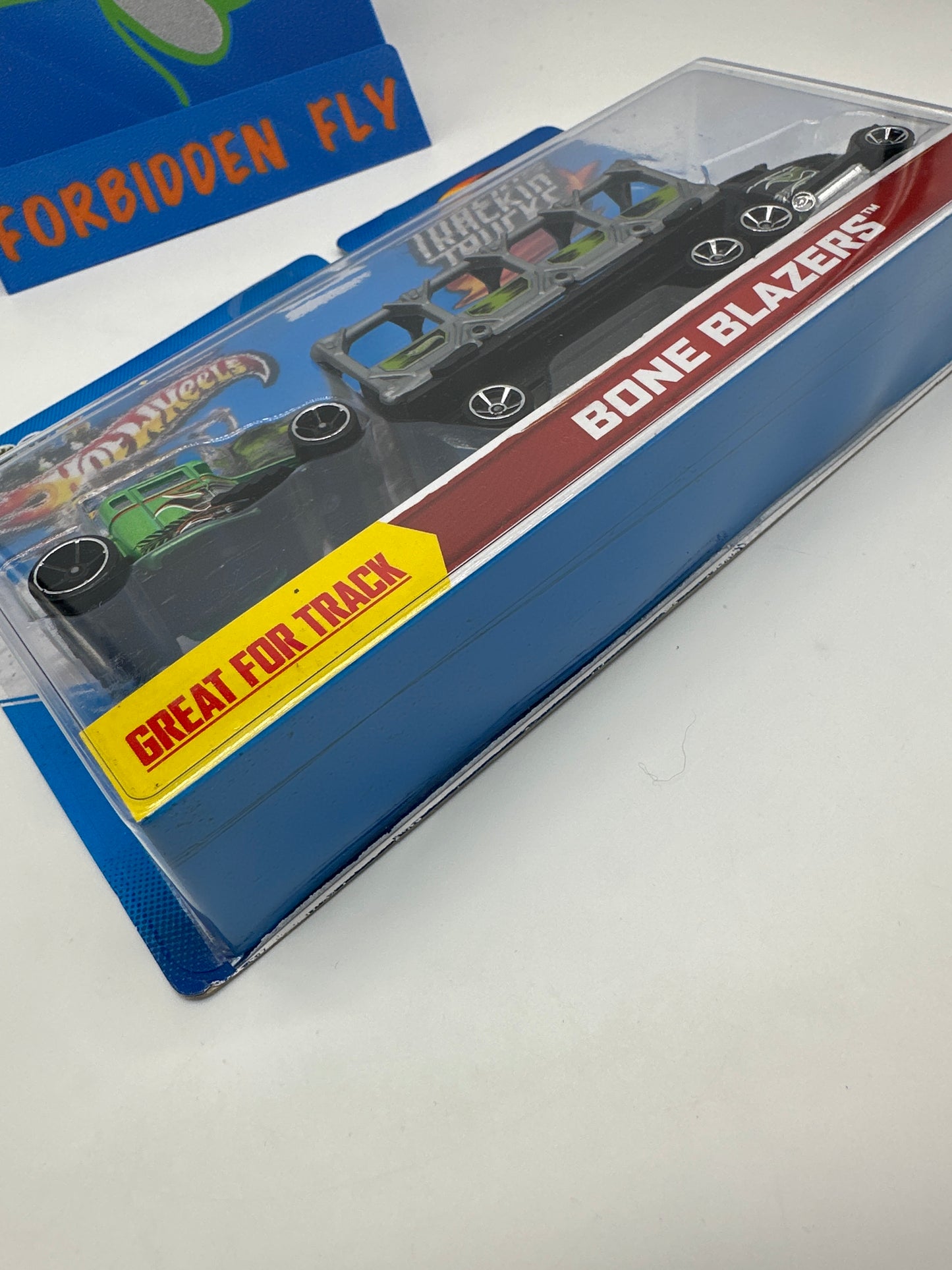 Hot Wheels Trackin’ Trucks (Super Rigs) - 2012 Bone Blazers w/ Green Bone Shaker