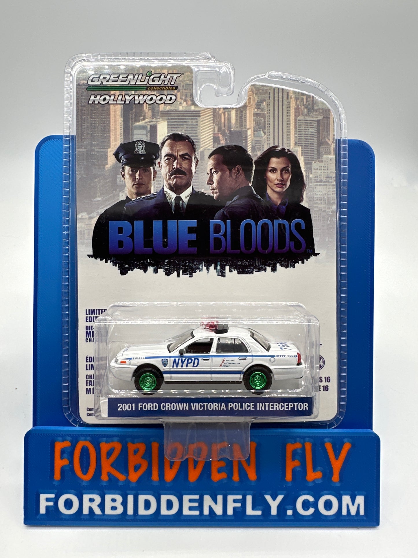 GreenLight Hollywood Series 16 - #44760-D - Blue Bloods - 2001 Ford Crown Victoria Police Interceptor - Green Machine - Chase