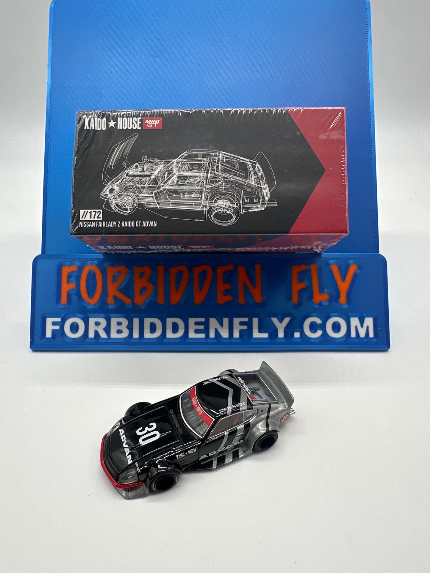 Kaido House (x MiniGT) - Raw Chase #172 - Nissan Fairlady Z Kaido GT Advan