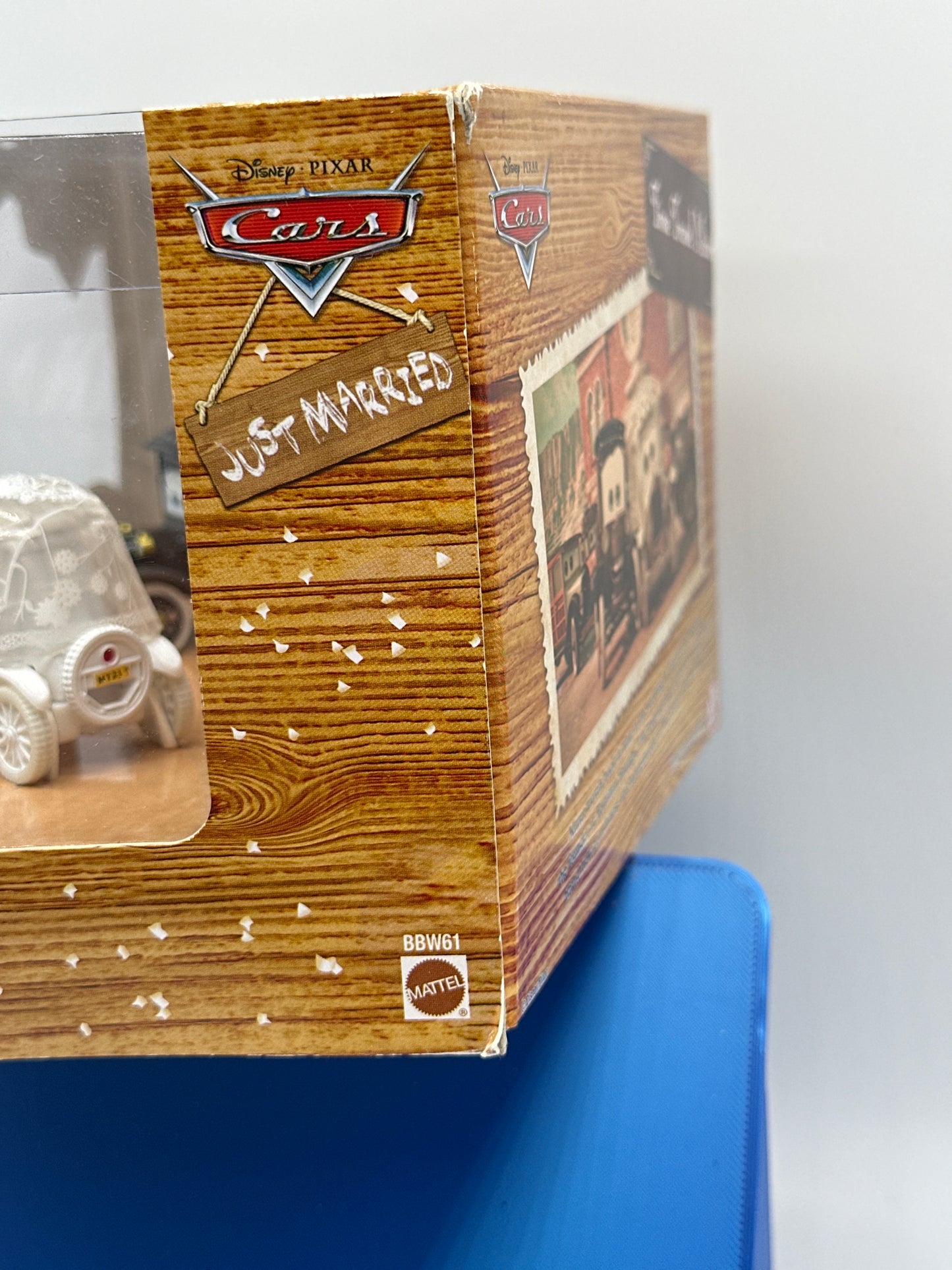 Disney Pixar Cars Movie - Cars Land Exclusive - 1st Anniversary Wedding Day Gift Pack - Time Travel Mater - Stanley And Lizzie