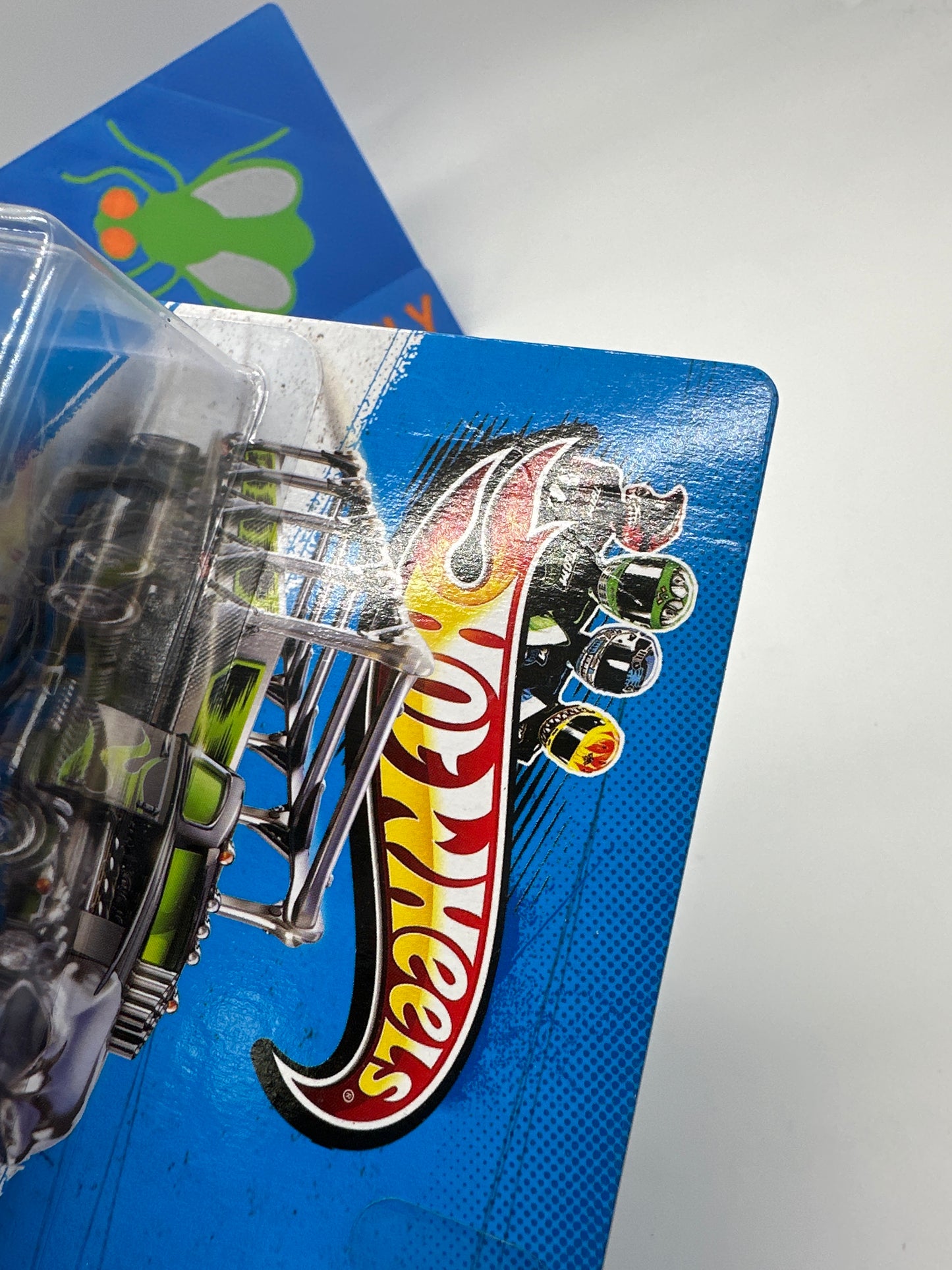 Hot Wheels Trackin’ Trucks (Super Rigs) - 2012 Bone Blazers w/ Green Bone Shaker