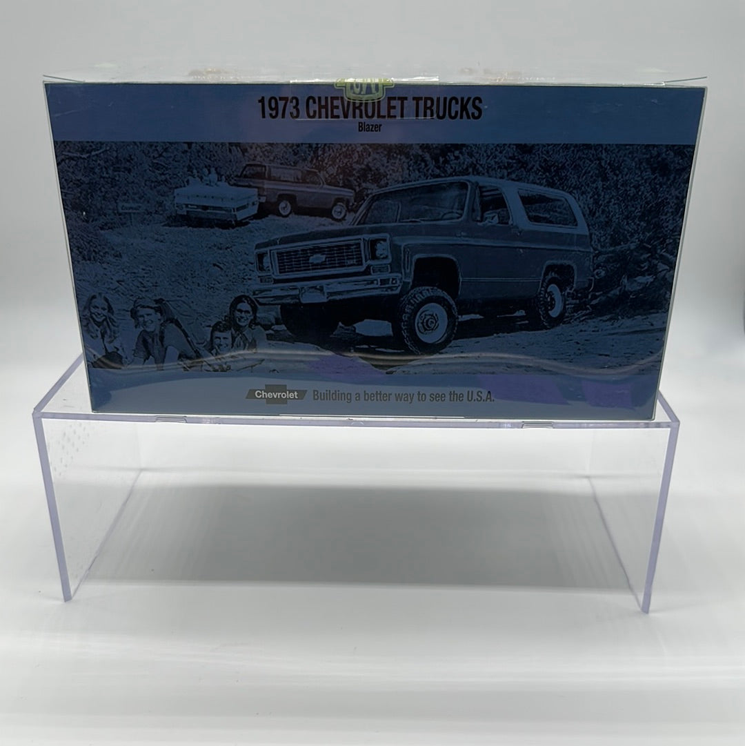 M2 Machines - 2022 Christmas Ornaments 2 Pack - 1973 Chevrolet K5 Blazer
