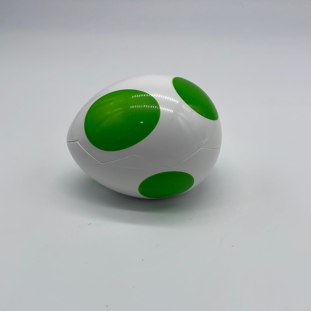 Hot Wheels Mario Kart - Yoshi Eggs - White Yoshi on Standard Kart