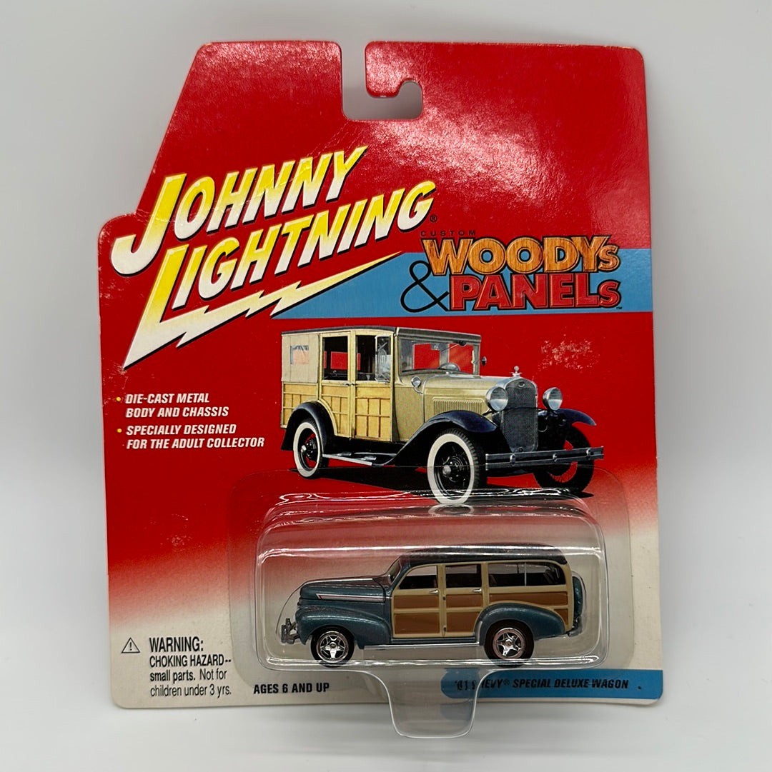Johnny Lightning - Woodys & Panels Series - 1941 Chevy Special Deluxe Wagon - Blue