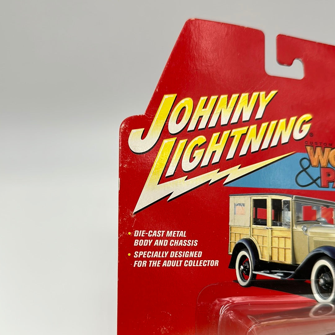 Johnny Lightning - Woodys & Panels Series - 1941 Chevy Special Deluxe Wagon - Blue