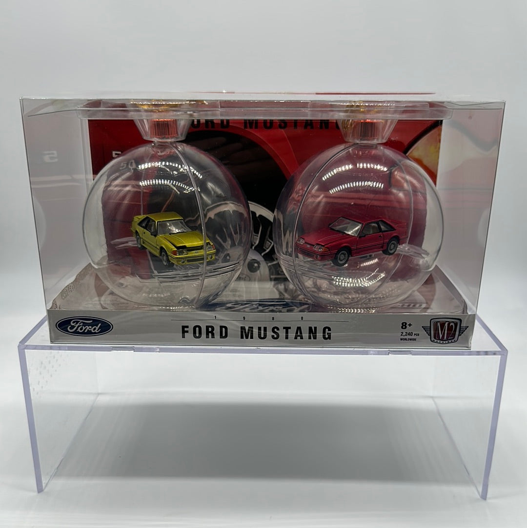 M2 Machines - 2022 Christmas Ornaments 2 Pack - 1988 Ford Mustang