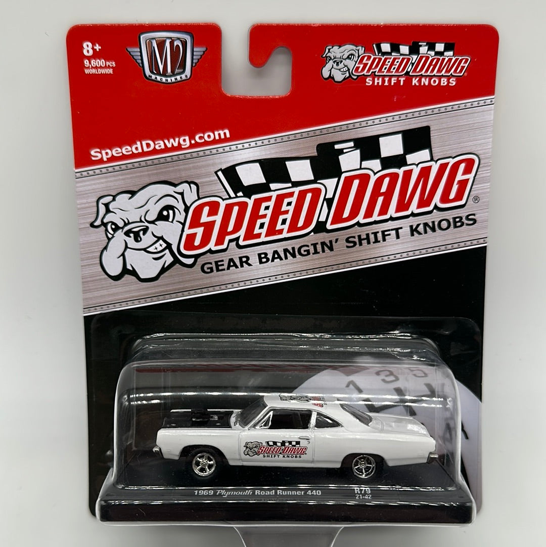 M2 Machines Auto Drivers - R79 - Speed Dawg Shift Knobs 1969 Plymouth Road Runner 440