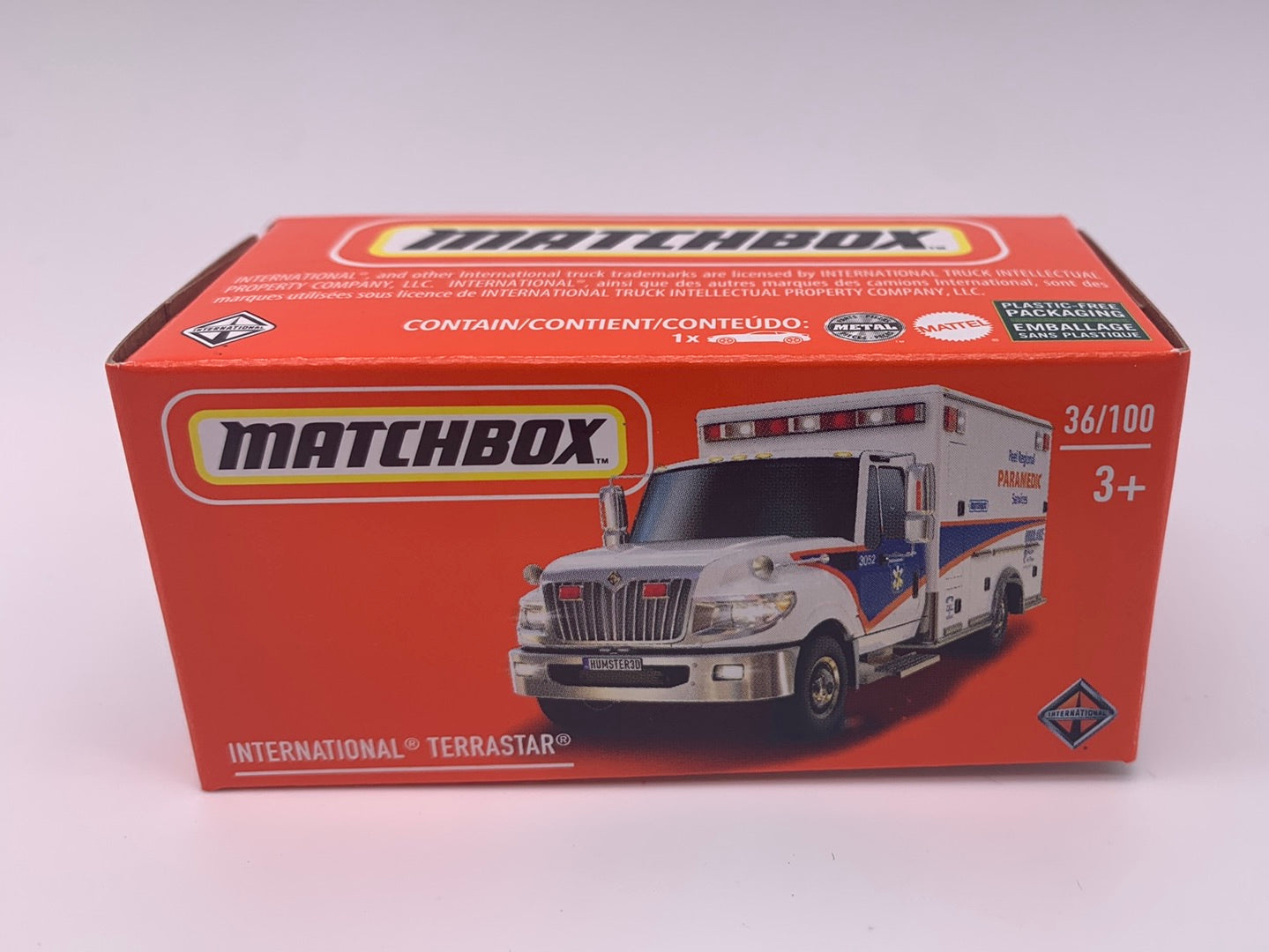 Matchbox Power Grabs - #36/100 - International Terrastar (Ambulance)