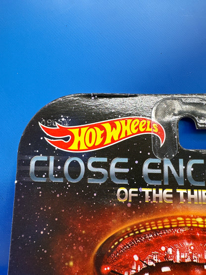 Hot Wheels 2015 Retro Entertainment Premium Single - Close Encounters Of The Third  Kind - Ford F-250 (Movie Reel Packaging)