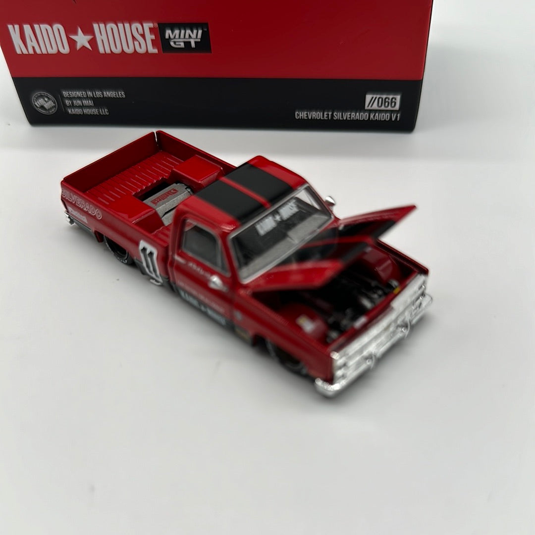 Kaido House (x MiniGT) - Regular Release #066 - Red Chevrolet Silverado Kaido V1