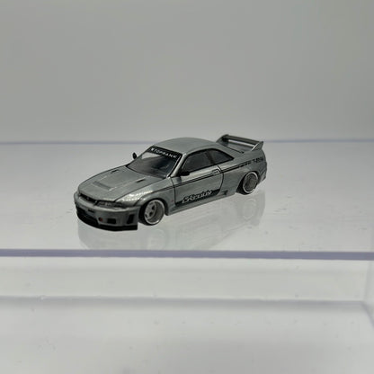 Kaido House (x MiniGT) - Raw Chase Release #097 - Silver Nissan Skyline GT-R (R33) - DAI33 V1